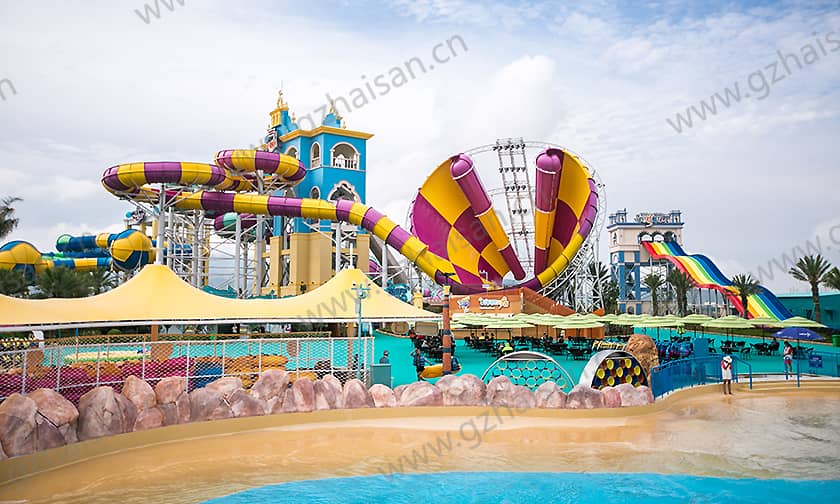 浙江宁波大目湾阿拉的海水上乐园超级龙卷风水滑道