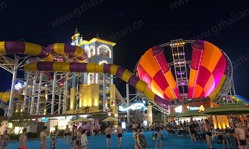 超级龙卷风水滑道提供了一种新的、刺激的水上体验