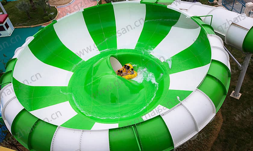 浙江宁波大目湾阿拉的海水上乐园巨兽碗