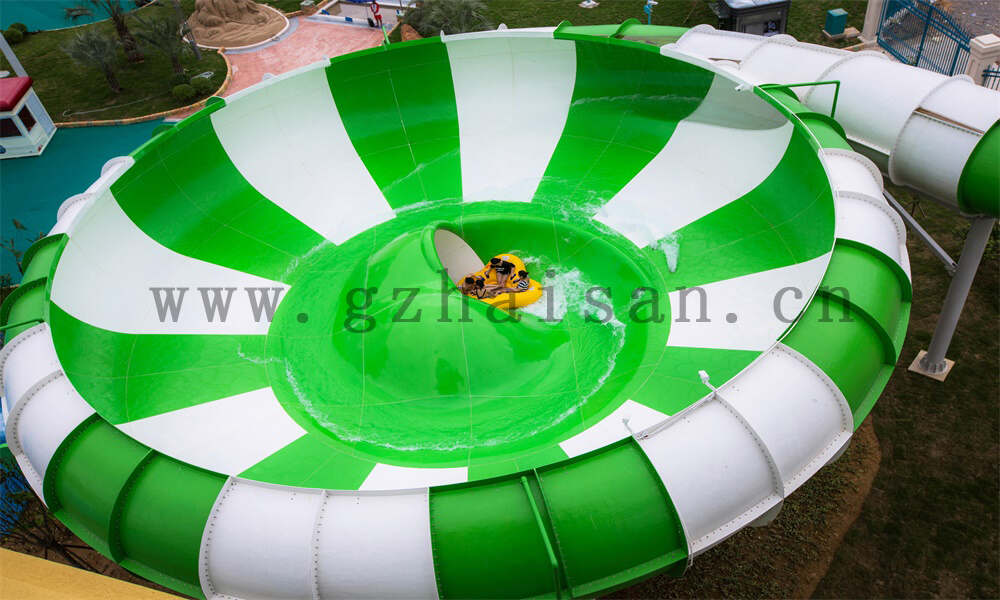 水上乐园滑梯告诉你如何选择优质的幼儿园滑滑梯